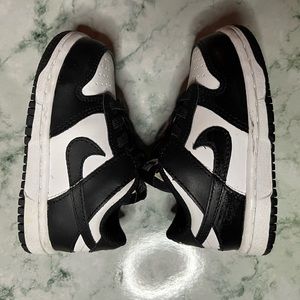 Toddler Nike Dunk in black and white